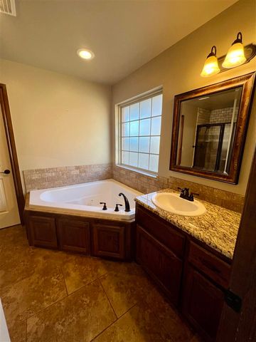 1325 NE Saddle Rock Dr, Elgin, OK 73538