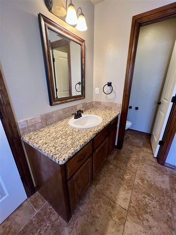 1325 NE Saddle Rock Dr, Elgin, OK 73538