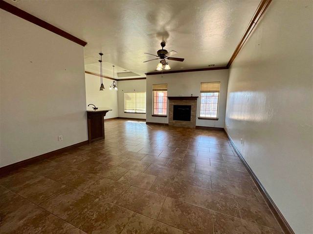 1325 NE Saddle Rock Dr, Elgin, OK 73538