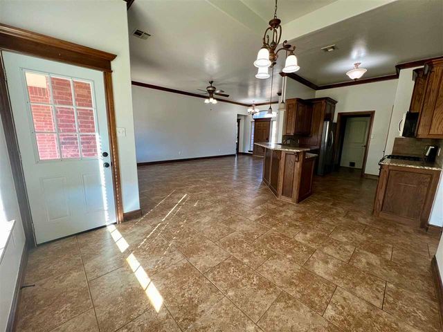 1325 NE Saddle Rock Dr, Elgin, OK 73538