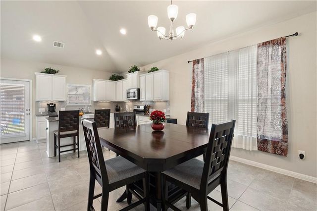 601 Flag LN, Leander, TX 78641