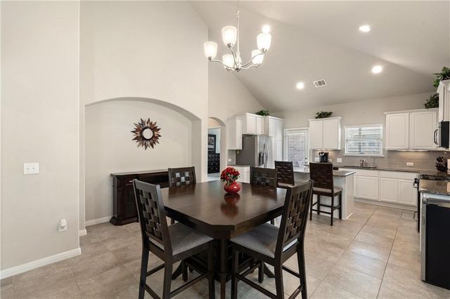 601 Flag LN, Leander, TX 78641