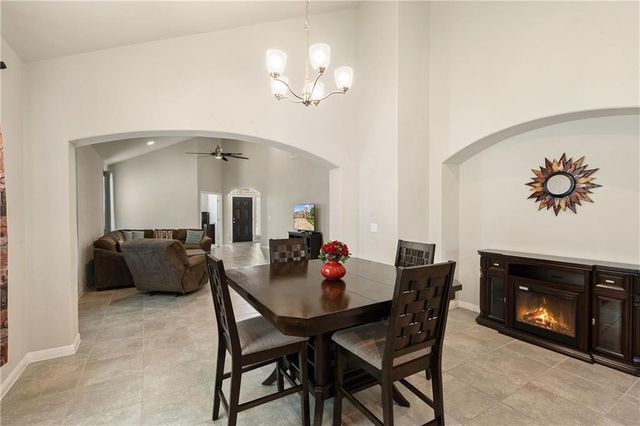 601 Flag LN, Leander, TX 78641