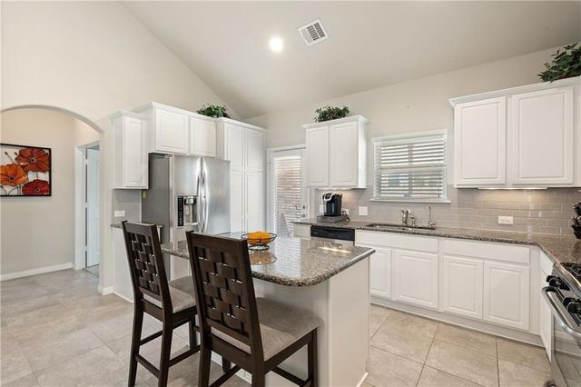 601 Flag LN, Leander, TX 78641