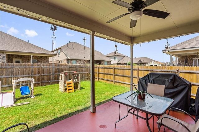 601 Flag LN, Leander, TX 78641