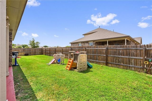601 Flag LN, Leander, TX 78641