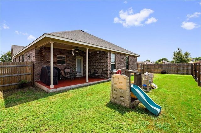 601 Flag LN, Leander, TX 78641