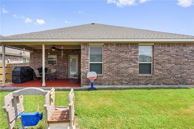 601 Flag LN, Leander, TX 78641