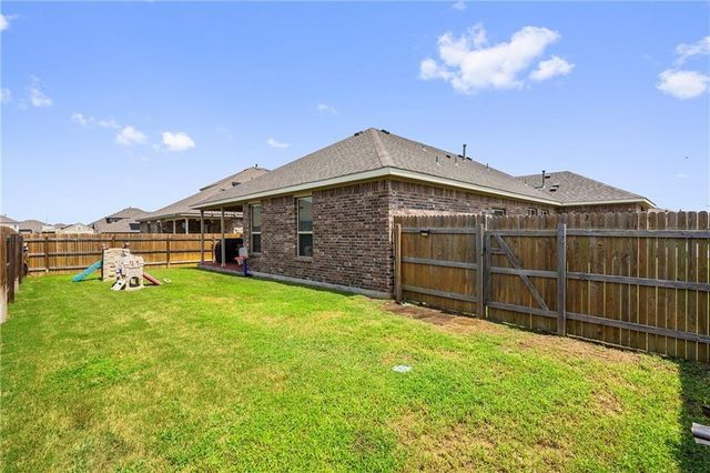 601 Flag LN, Leander, TX 78641