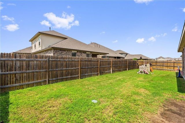 601 Flag LN, Leander, TX 78641