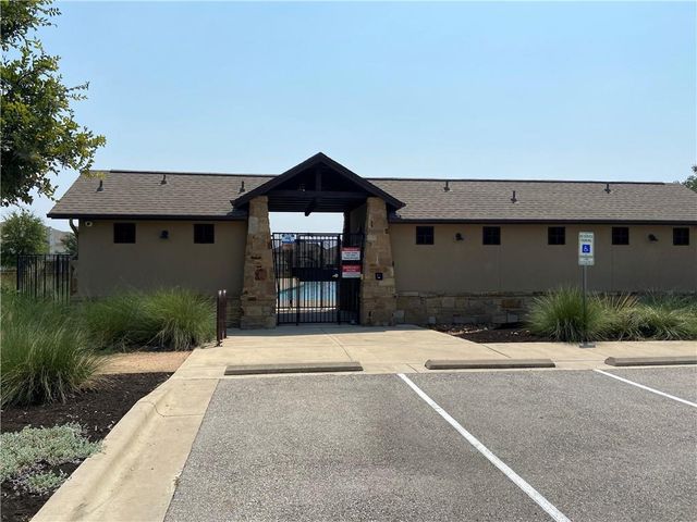 601 Flag LN, Leander, TX 78641