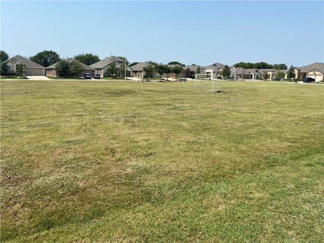 601 Flag LN, Leander, TX 78641