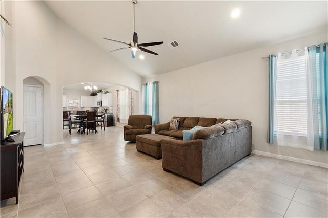 601 Flag LN, Leander, TX 78641