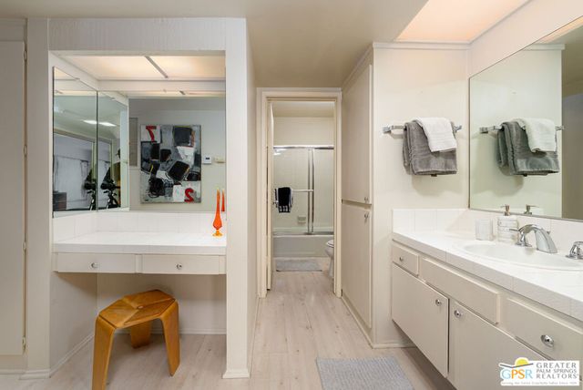 1411 N Sunrise Way 16, Palm Springs, CA 92262