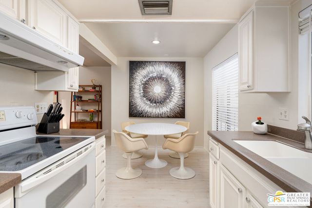 1411 N Sunrise Way 16, Palm Springs, CA 92262