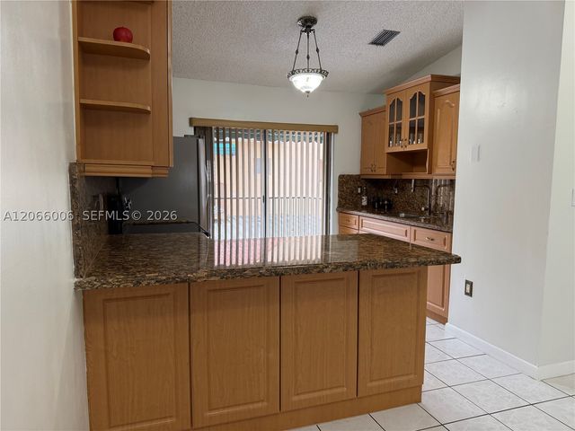 7792 W 29th Way 202, Hialeah, FL 33018