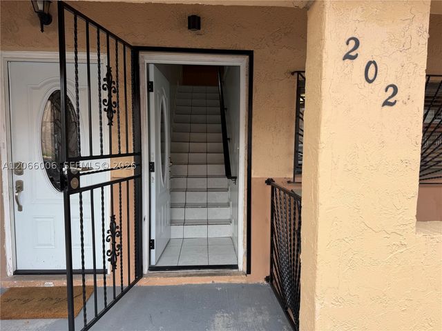 7792 W 29th Way 202, Hialeah, FL 33018