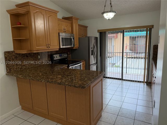 7792 W 29th Way 202, Hialeah, FL 33018
