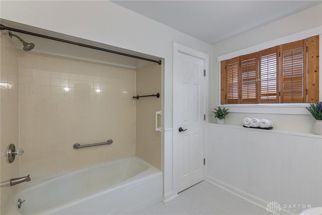 24 S 8th Street, Miamisburg, OH 45342