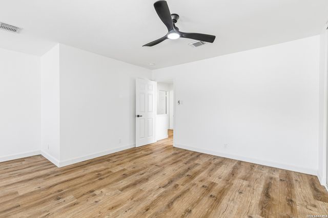 9618 Orchid Mdws, San Antonio, TX 78250