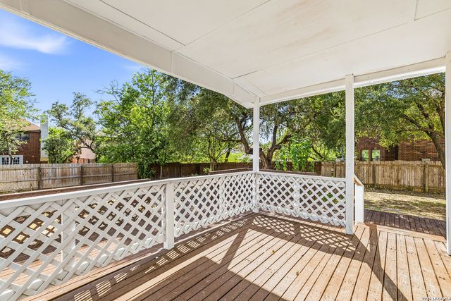 9618 Orchid Mdws, San Antonio, TX 78250