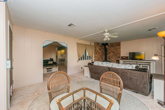 51 Steelhead Circle, Lewiston, CA 96052