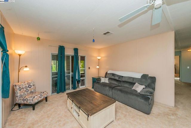 51 Steelhead Circle, Lewiston, CA 96052