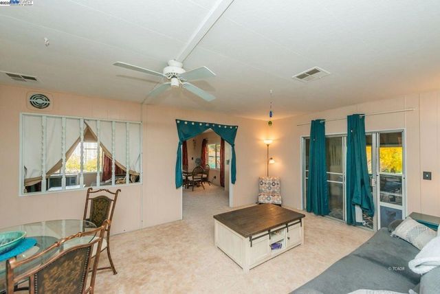 51 Steelhead Circle, Lewiston, CA 96052