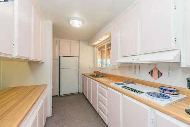 51 Steelhead Circle, Lewiston, CA 96052