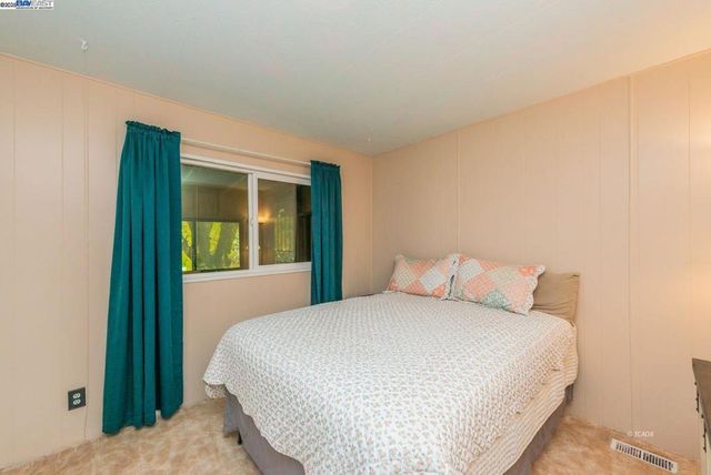 51 Steelhead Circle, Lewiston, CA 96052