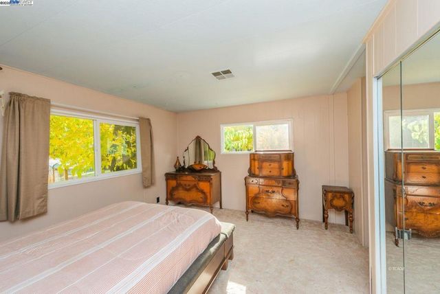 51 Steelhead Circle, Lewiston, CA 96052