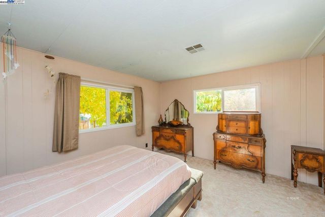 51 Steelhead Circle, Lewiston, CA 96052