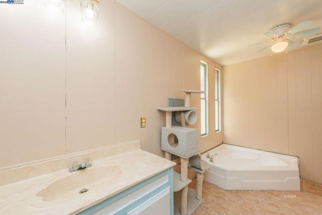 51 Steelhead Circle, Lewiston, CA 96052