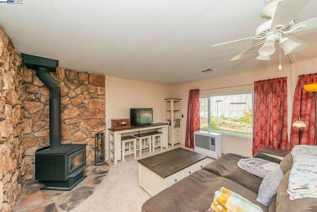 51 Steelhead Circle, Lewiston, CA 96052