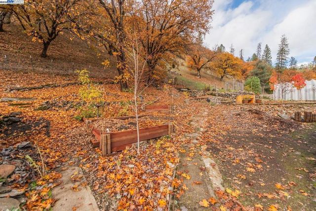 51 Steelhead Circle, Lewiston, CA 96052