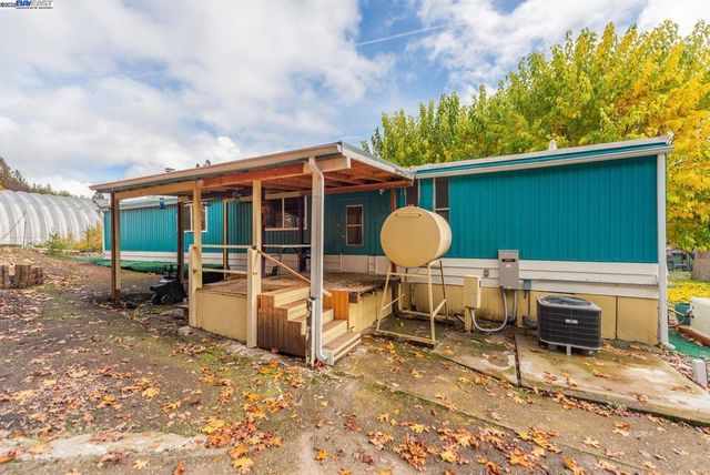 51 Steelhead Circle, Lewiston, CA 96052