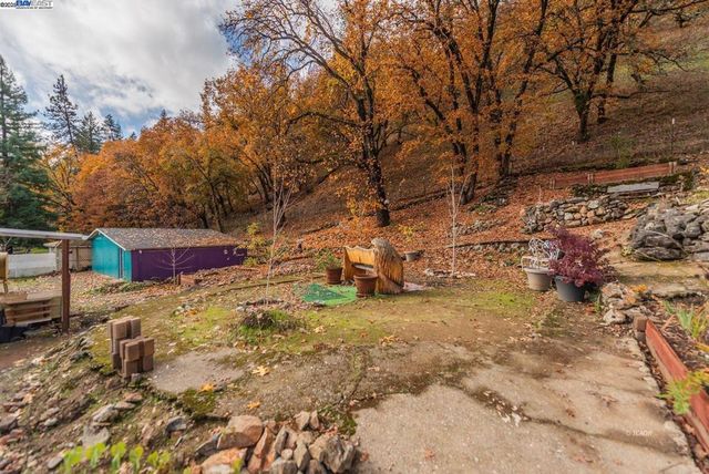 51 Steelhead Circle, Lewiston, CA 96052