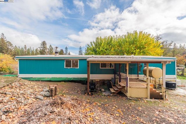 51 Steelhead Circle, Lewiston, CA 96052