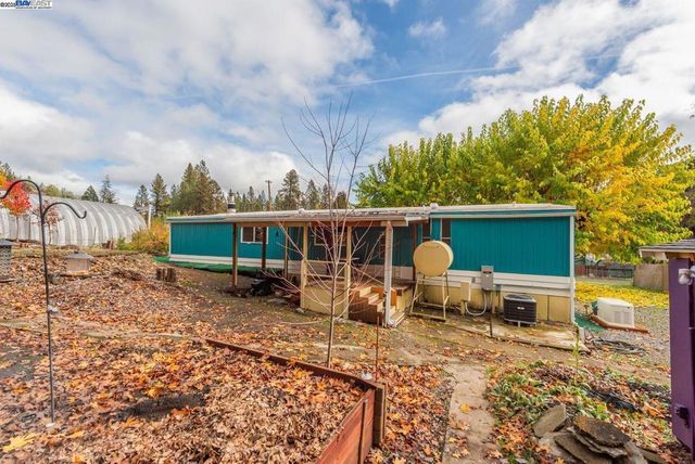 51 Steelhead Circle, Lewiston, CA 96052