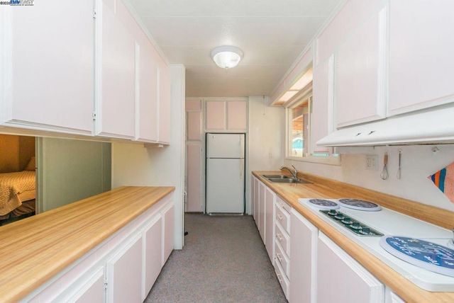 51 Steelhead Circle, Lewiston, CA 96052