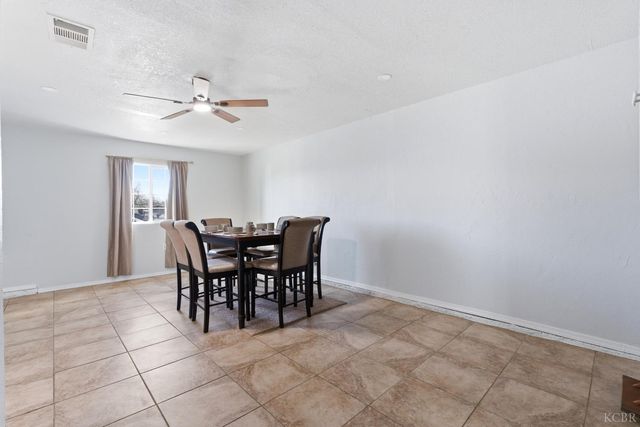 1229 S Anacapa Avenue, Hanford, CA 93230