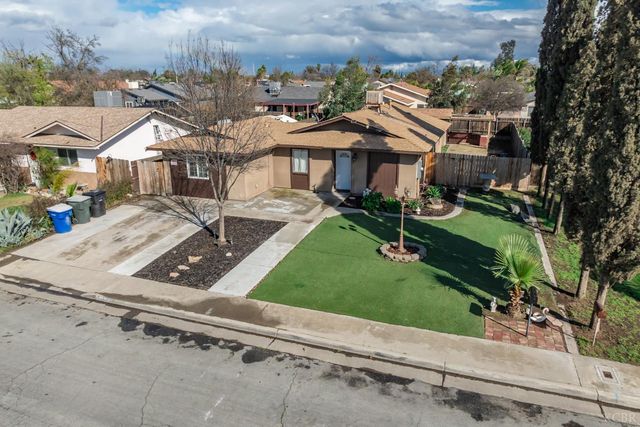 1229 S Anacapa Avenue, Hanford, CA 93230