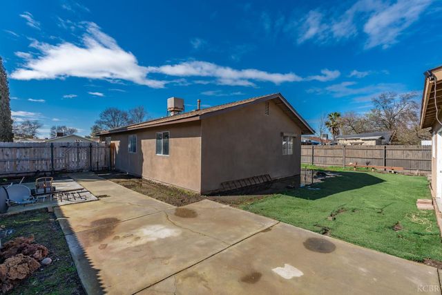 1229 S Anacapa Avenue, Hanford, CA 93230