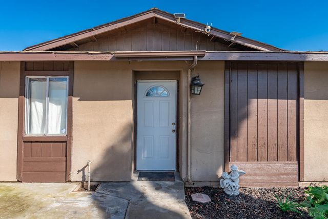 1229 S Anacapa Avenue, Hanford, CA 93230