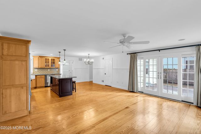 20 Rosalie Avenue, Rumson, NJ 07760