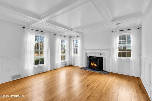 20 Rosalie Avenue, Rumson, NJ 07760