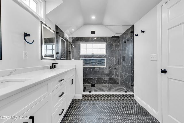 20 Rosalie Avenue, Rumson, NJ 07760