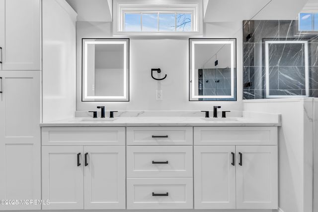 20 Rosalie Avenue, Rumson, NJ 07760