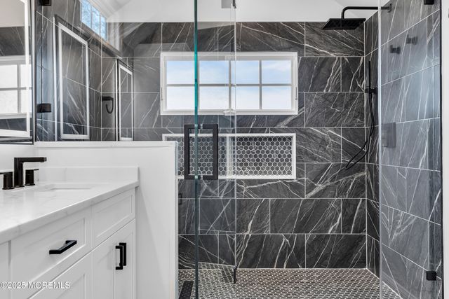 20 Rosalie Avenue, Rumson, NJ 07760