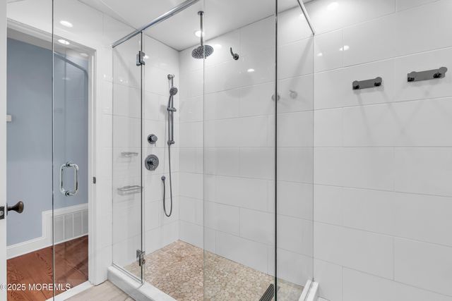 20 Rosalie Avenue, Rumson, NJ 07760